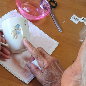 ポーセラーツ体験中の生徒様